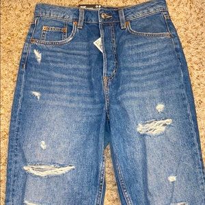 DIVIDED H&M ripped mom jeans